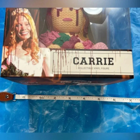 Carrie - Handmade by Robots - Knit Series # 073 - BNIB - Picture 8 of 8